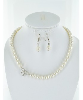 Necklace& Earr Set White
